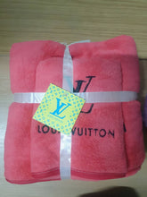 Load image into Gallery viewer, Towel