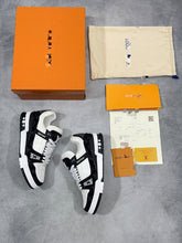 Load image into Gallery viewer, Shoes