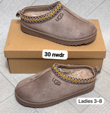 Load image into Gallery viewer, Slipper