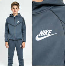 Load image into Gallery viewer, Tracksuit boy