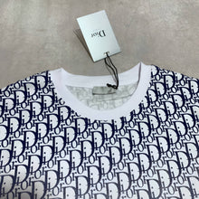 Load image into Gallery viewer, T-shirt