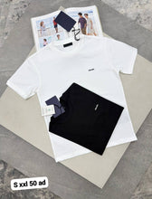 Load image into Gallery viewer, T-shirt