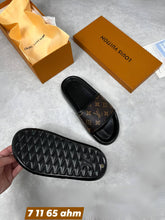Load image into Gallery viewer, Slipper