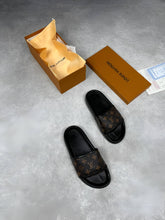 Load image into Gallery viewer, Slipper