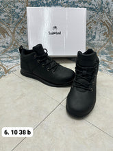 Load image into Gallery viewer, Shoes