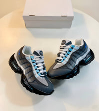Load image into Gallery viewer, Shoes