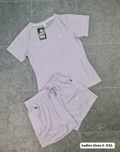 Load image into Gallery viewer, T-shirt