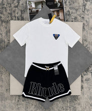 Load image into Gallery viewer, T-shirt