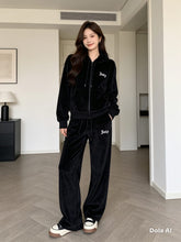 Load image into Gallery viewer, Tracksuit women