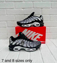 Load image into Gallery viewer, Shoes