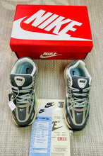 Load image into Gallery viewer, Shoes