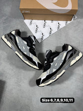 Load image into Gallery viewer, Shoes