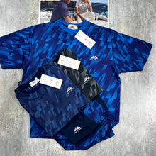 Load image into Gallery viewer, Tshirt