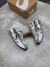 Load image into Gallery viewer, Shoes