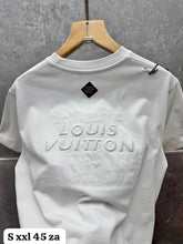 Load image into Gallery viewer, Tshirt