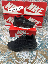 Load image into Gallery viewer, Shoes