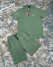 Load image into Gallery viewer, T-shirt