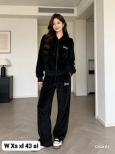 Load image into Gallery viewer, Tracksuit women