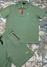 Load image into Gallery viewer, T-shirt