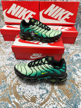 Load image into Gallery viewer, Shoes