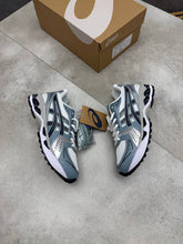 Load image into Gallery viewer, Shoes