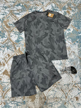 Load image into Gallery viewer, Tshirt