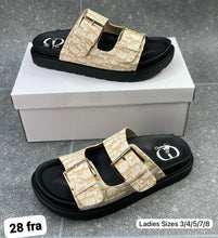Load image into Gallery viewer, Slipper
