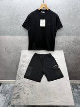 Load image into Gallery viewer, T-shirt