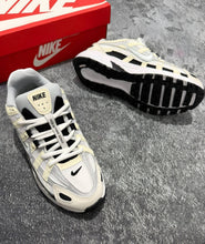 Load image into Gallery viewer, Shoes