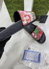 Load image into Gallery viewer, Slipper