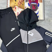 Load image into Gallery viewer, Tracksuit men