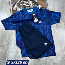 Load image into Gallery viewer, T-shirt