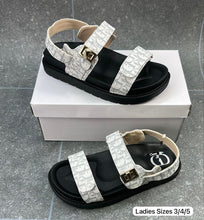 Load image into Gallery viewer, Slipper