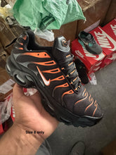 Load image into Gallery viewer, Shoes