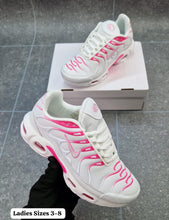 Load image into Gallery viewer, Shoes