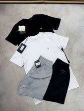 Load image into Gallery viewer, T-shirt