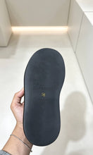 Load image into Gallery viewer, Slipper