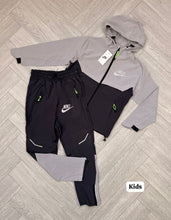 Load image into Gallery viewer, Tracksuit boy