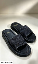 Load image into Gallery viewer, Slipper