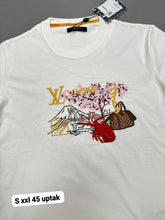 Load image into Gallery viewer, Tshirt