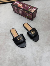 Load image into Gallery viewer, Slipper