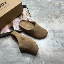Load image into Gallery viewer, Slipper