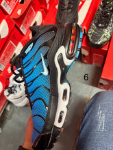 Load image into Gallery viewer, Shoes