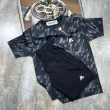 Load image into Gallery viewer, T-shirt