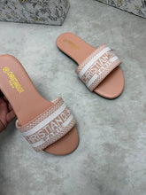 Load image into Gallery viewer, Slipper