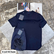 Load image into Gallery viewer, Tshirt