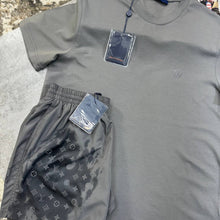 Load image into Gallery viewer, Tshirt