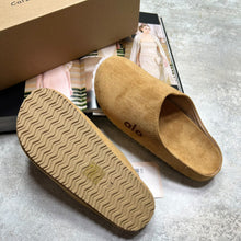 Load image into Gallery viewer, Slipper