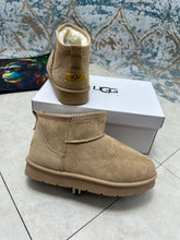 Load image into Gallery viewer, Shoes