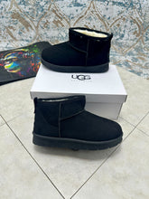 Load image into Gallery viewer, Shoes